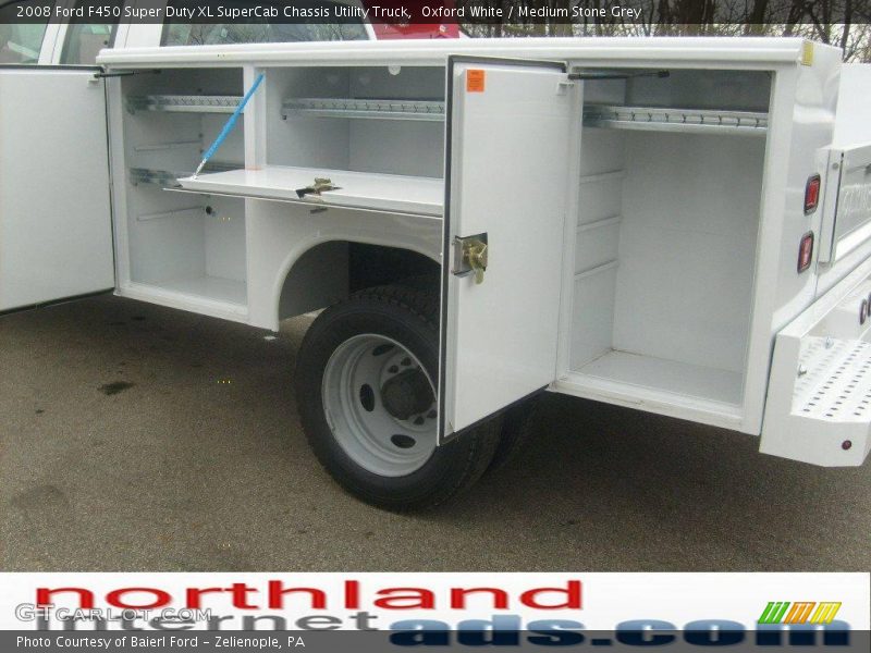Oxford White / Medium Stone Grey 2008 Ford F450 Super Duty XL SuperCab Chassis Utility Truck