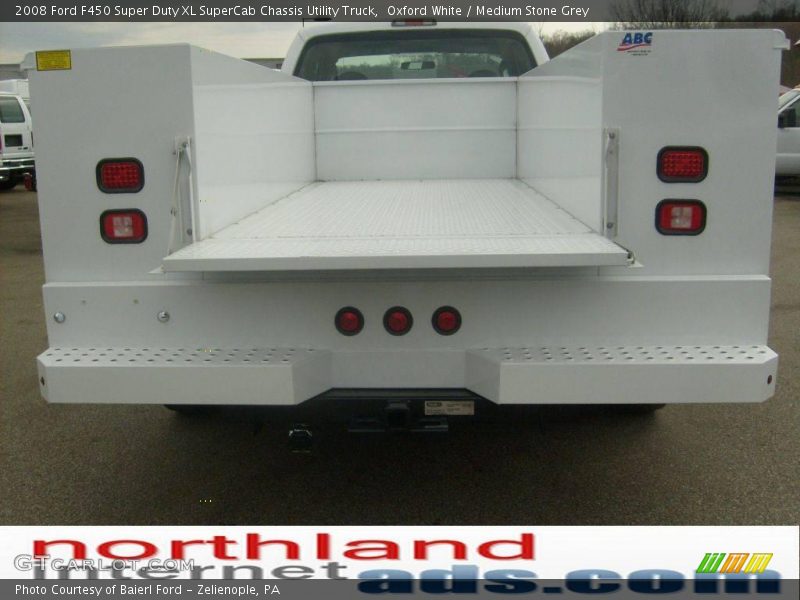 Oxford White / Medium Stone Grey 2008 Ford F450 Super Duty XL SuperCab Chassis Utility Truck