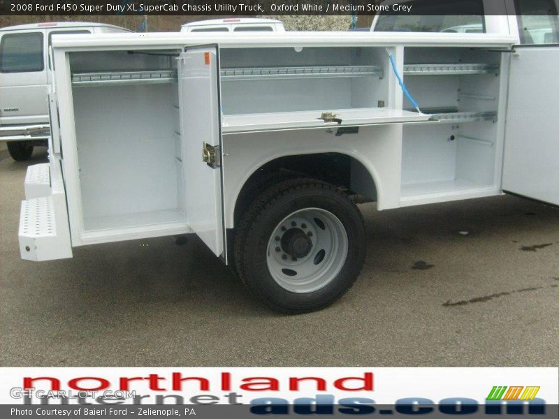 Oxford White / Medium Stone Grey 2008 Ford F450 Super Duty XL SuperCab Chassis Utility Truck