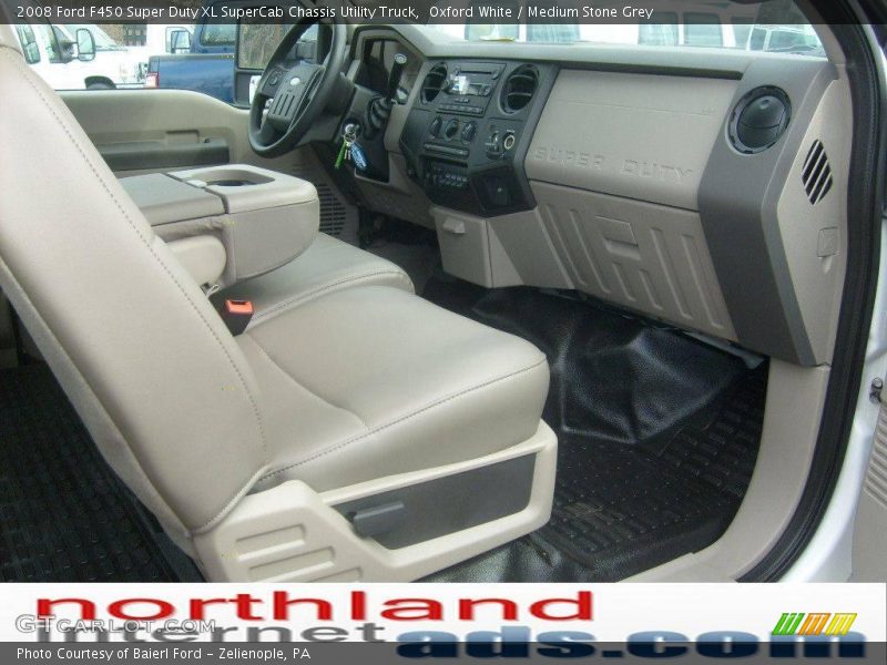 Oxford White / Medium Stone Grey 2008 Ford F450 Super Duty XL SuperCab Chassis Utility Truck