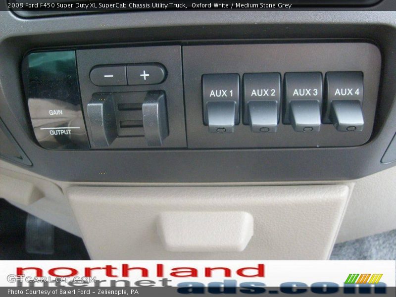 Oxford White / Medium Stone Grey 2008 Ford F450 Super Duty XL SuperCab Chassis Utility Truck