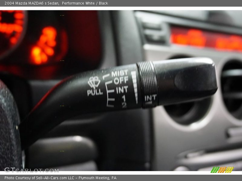 Performance White / Black 2004 Mazda MAZDA6 s Sedan