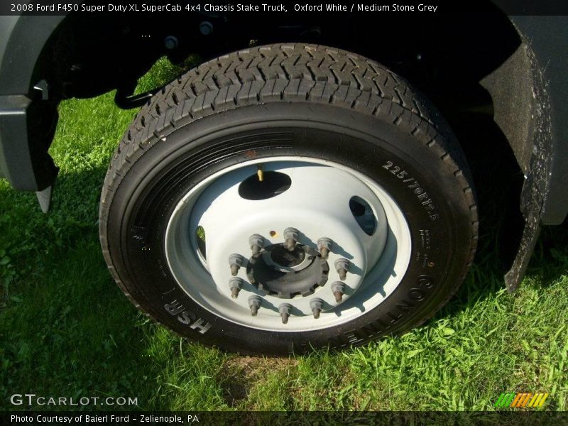 Oxford White / Medium Stone Grey 2008 Ford F450 Super Duty XL SuperCab 4x4 Chassis Stake Truck