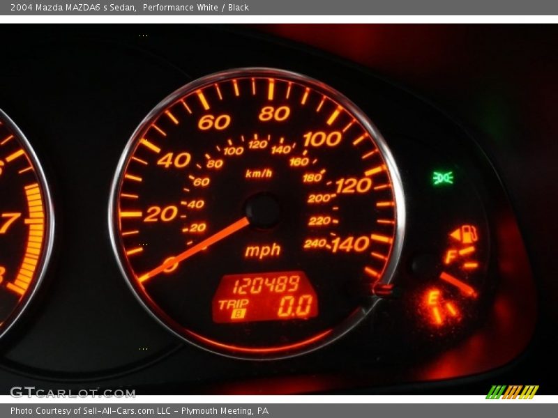 Performance White / Black 2004 Mazda MAZDA6 s Sedan