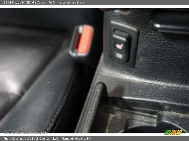 Performance White / Black 2004 Mazda MAZDA6 s Sedan