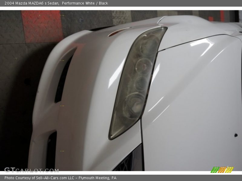 Performance White / Black 2004 Mazda MAZDA6 s Sedan