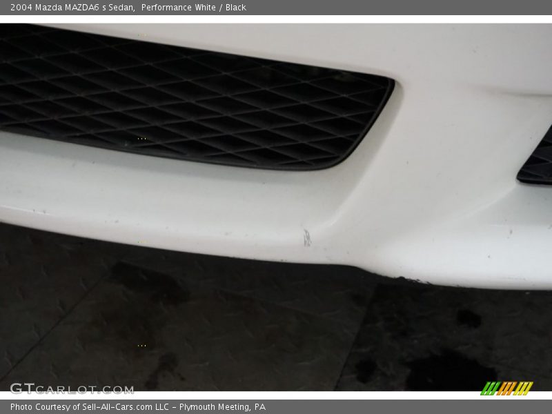 Performance White / Black 2004 Mazda MAZDA6 s Sedan