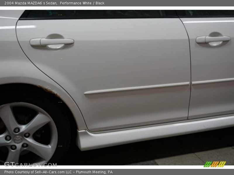 Performance White / Black 2004 Mazda MAZDA6 s Sedan