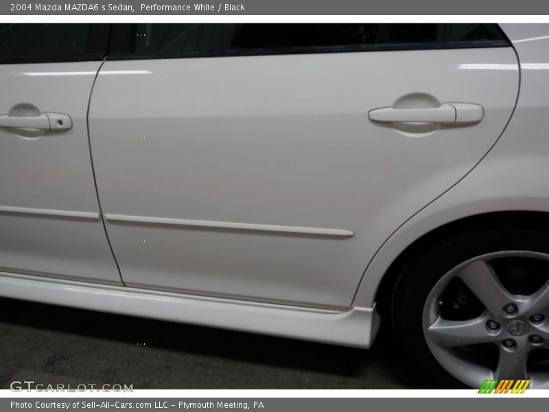 Performance White / Black 2004 Mazda MAZDA6 s Sedan