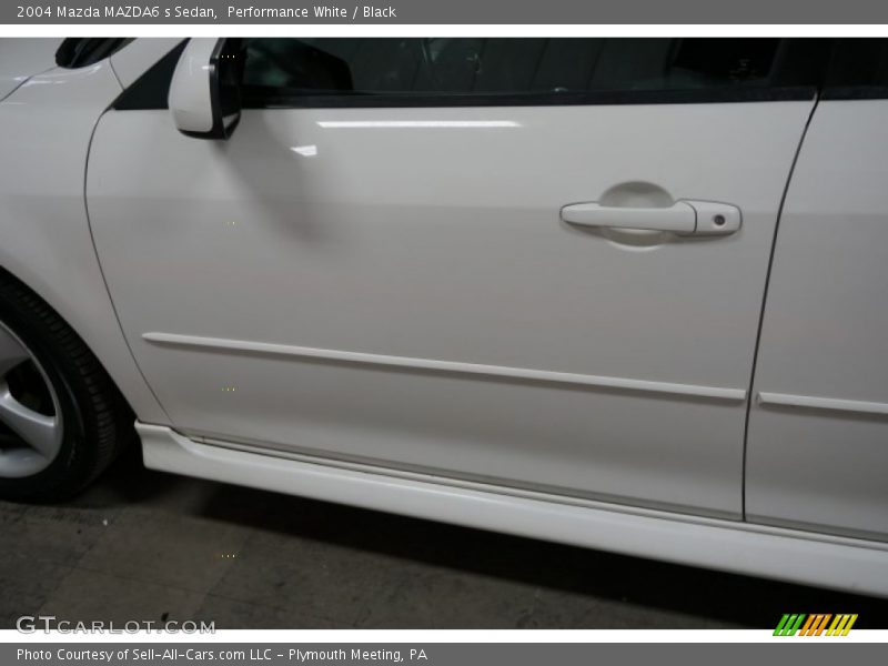 Performance White / Black 2004 Mazda MAZDA6 s Sedan