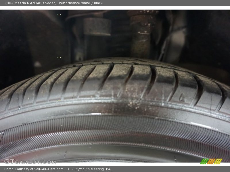 Performance White / Black 2004 Mazda MAZDA6 s Sedan