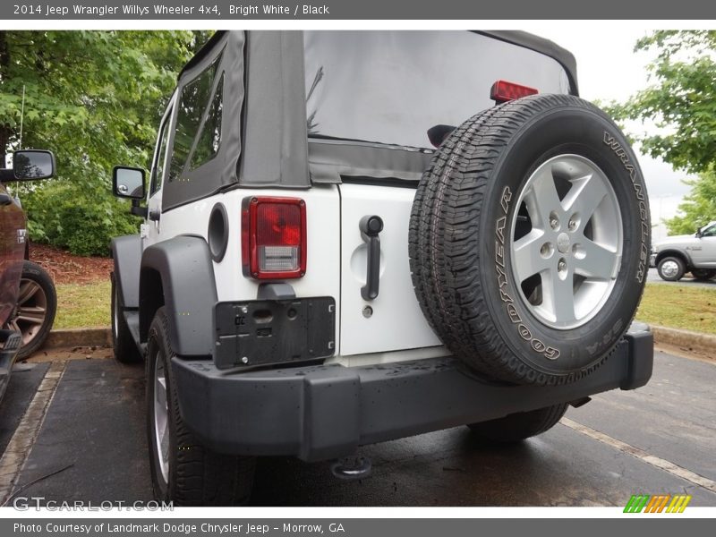 Bright White / Black 2014 Jeep Wrangler Willys Wheeler 4x4