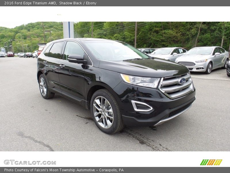 Front 3/4 View of 2016 Edge Titanium AWD