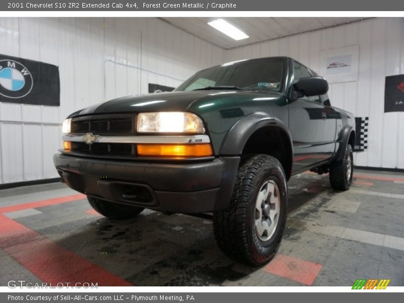 Forest Green Metallic / Graphite 2001 Chevrolet S10 ZR2 Extended Cab 4x4