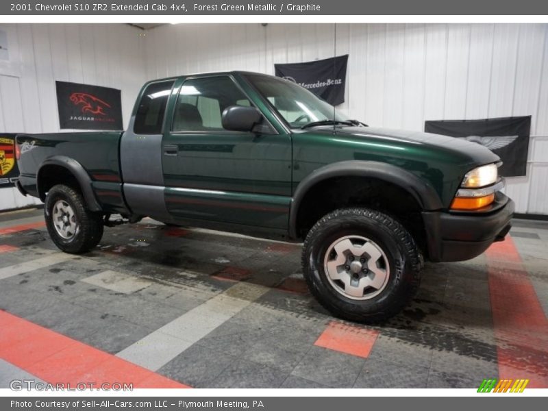 Forest Green Metallic / Graphite 2001 Chevrolet S10 ZR2 Extended Cab 4x4