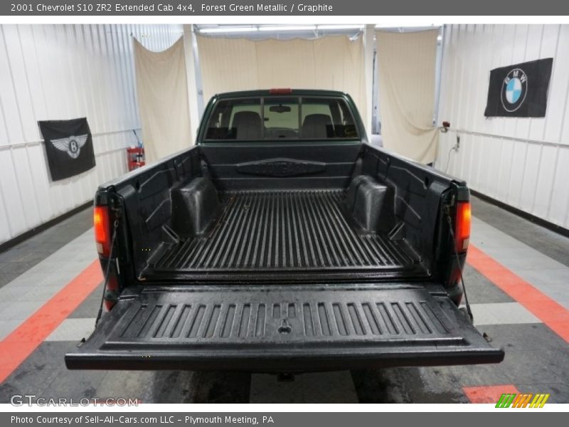 Forest Green Metallic / Graphite 2001 Chevrolet S10 ZR2 Extended Cab 4x4