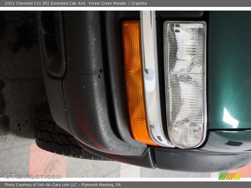 Forest Green Metallic / Graphite 2001 Chevrolet S10 ZR2 Extended Cab 4x4