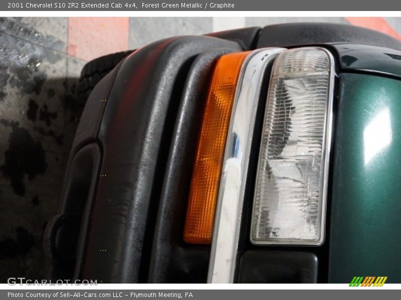 Forest Green Metallic / Graphite 2001 Chevrolet S10 ZR2 Extended Cab 4x4