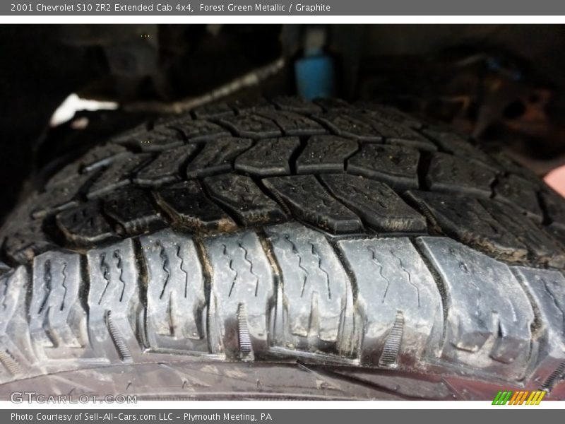 Forest Green Metallic / Graphite 2001 Chevrolet S10 ZR2 Extended Cab 4x4