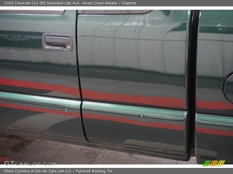Forest Green Metallic / Graphite 2001 Chevrolet S10 ZR2 Extended Cab 4x4