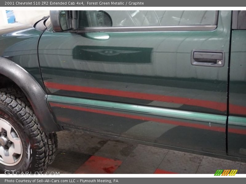 Forest Green Metallic / Graphite 2001 Chevrolet S10 ZR2 Extended Cab 4x4