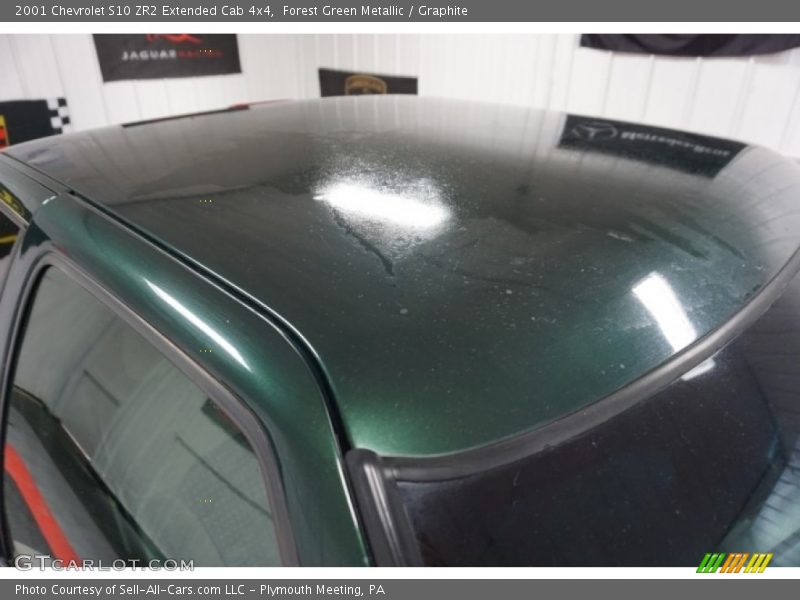 Forest Green Metallic / Graphite 2001 Chevrolet S10 ZR2 Extended Cab 4x4
