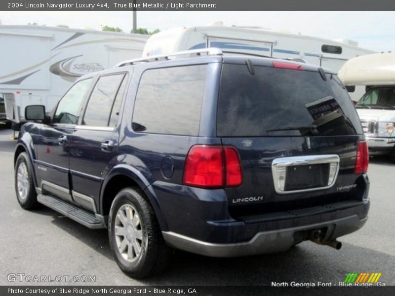 True Blue Metallic / Light Parchment 2004 Lincoln Navigator Luxury 4x4