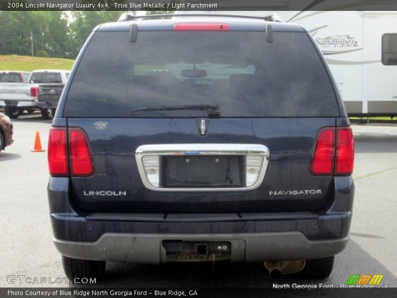 True Blue Metallic / Light Parchment 2004 Lincoln Navigator Luxury 4x4