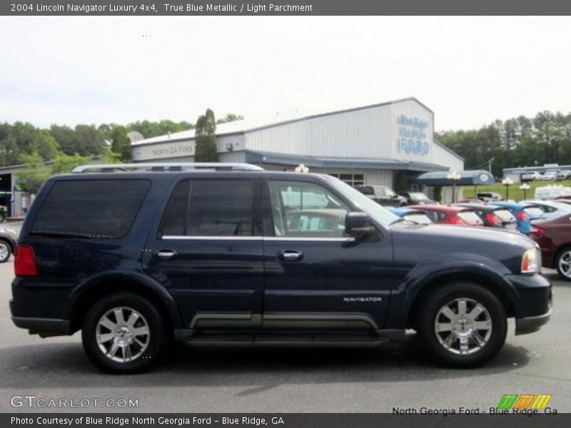 True Blue Metallic / Light Parchment 2004 Lincoln Navigator Luxury 4x4