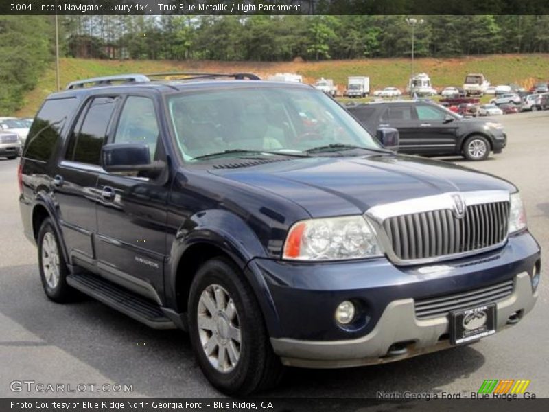 True Blue Metallic / Light Parchment 2004 Lincoln Navigator Luxury 4x4