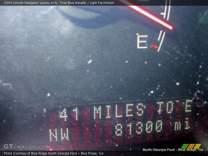 True Blue Metallic / Light Parchment 2004 Lincoln Navigator Luxury 4x4