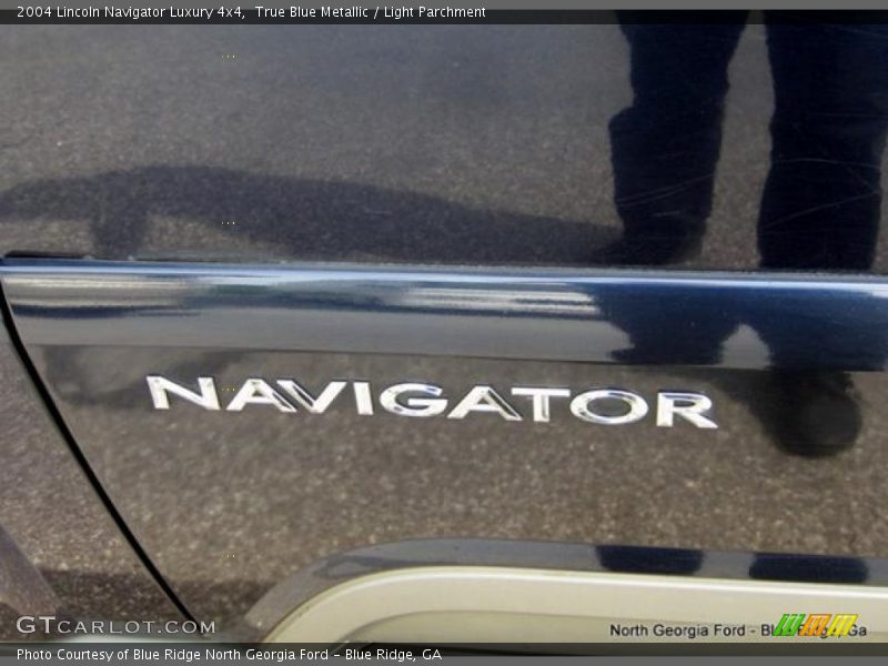 True Blue Metallic / Light Parchment 2004 Lincoln Navigator Luxury 4x4