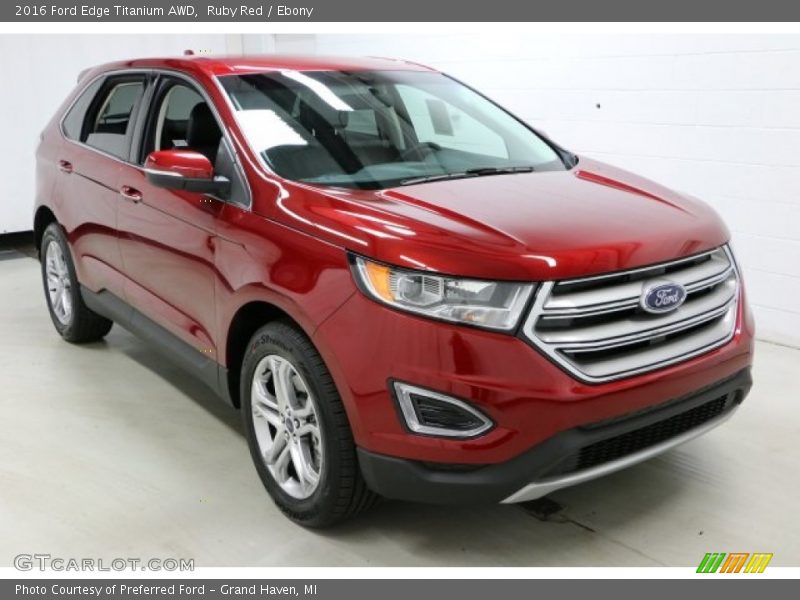 Front 3/4 View of 2016 Edge Titanium AWD