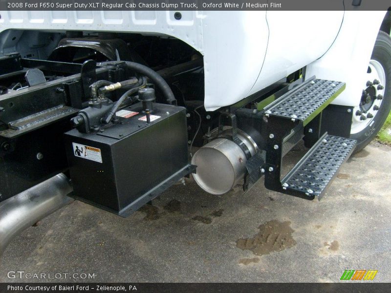 Oxford White / Medium Flint 2008 Ford F650 Super Duty XLT Regular Cab Chassis Dump Truck