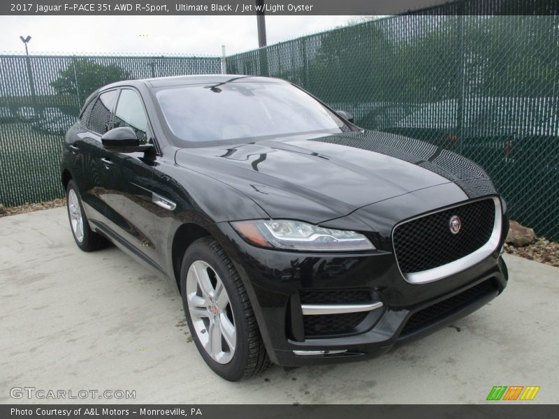 Front 3/4 View of 2017 F-PACE 35t AWD R-Sport
