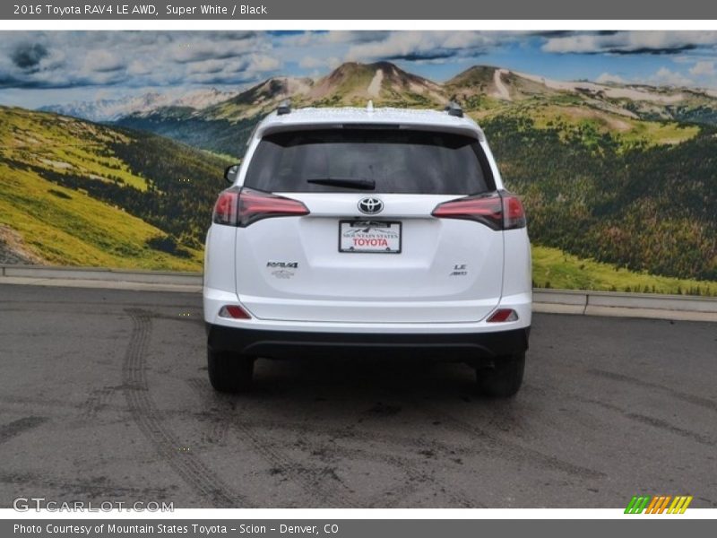 Super White / Black 2016 Toyota RAV4 LE AWD