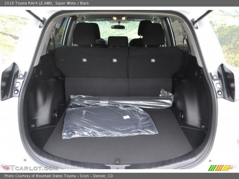 Super White / Black 2016 Toyota RAV4 LE AWD