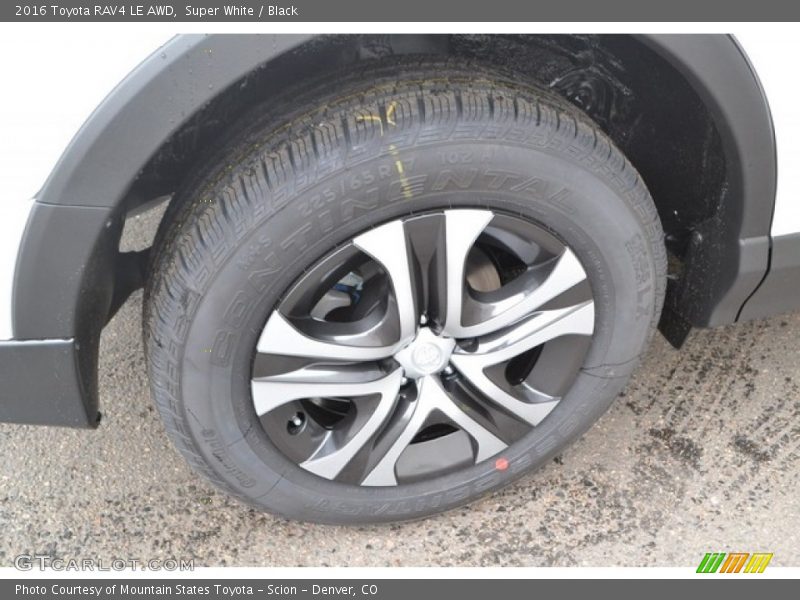 Super White / Black 2016 Toyota RAV4 LE AWD