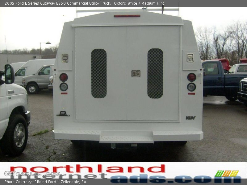 Oxford White / Medium Flint 2009 Ford E Series Cutaway E350 Commercial Utility Truck