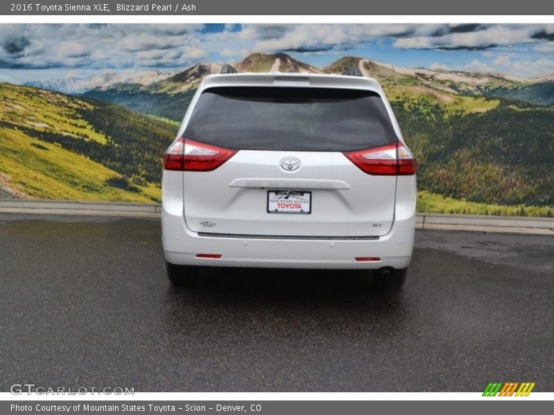 Blizzard Pearl / Ash 2016 Toyota Sienna XLE