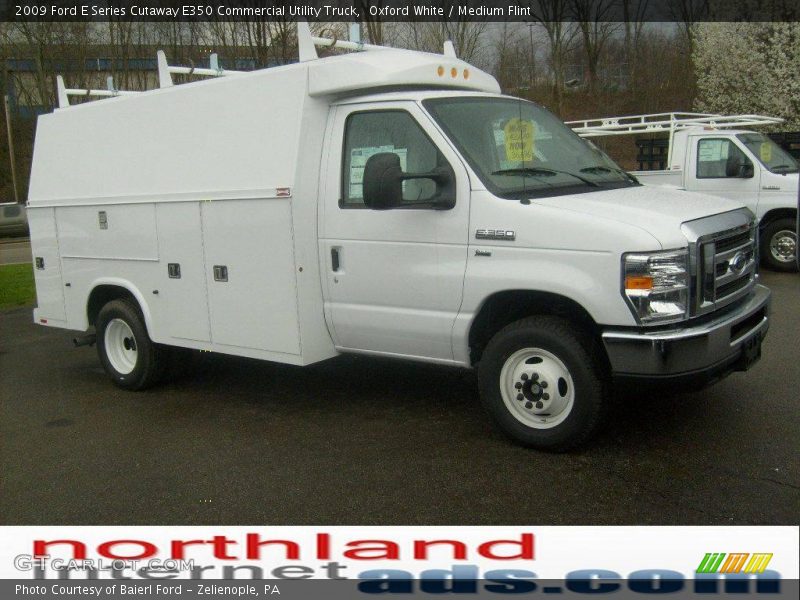 Oxford White / Medium Flint 2009 Ford E Series Cutaway E350 Commercial Utility Truck
