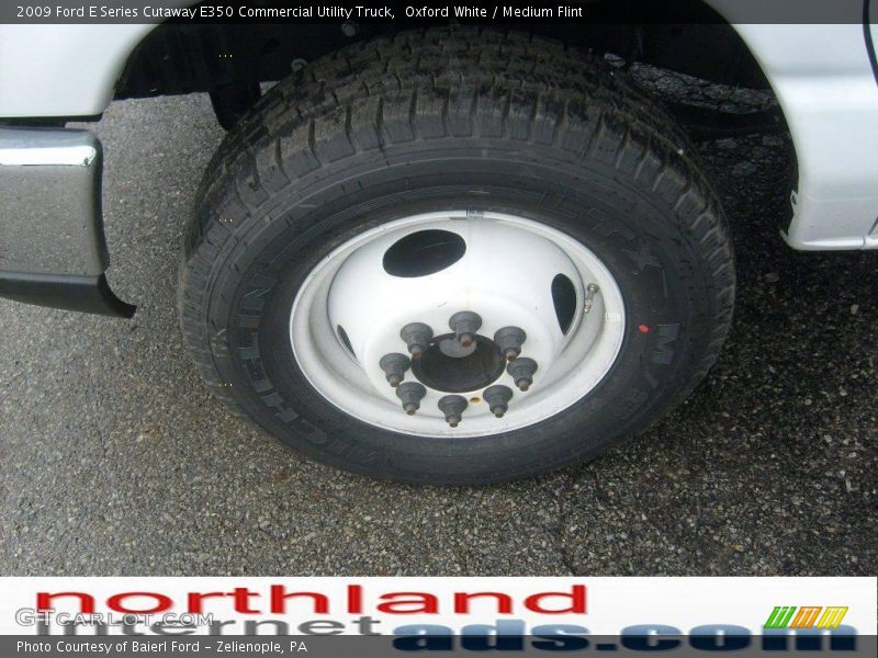 Oxford White / Medium Flint 2009 Ford E Series Cutaway E350 Commercial Utility Truck