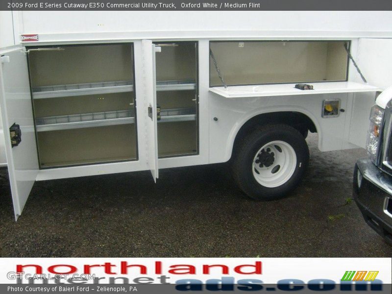 Oxford White / Medium Flint 2009 Ford E Series Cutaway E350 Commercial Utility Truck
