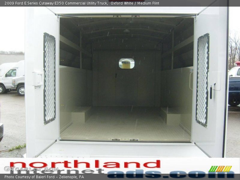 Oxford White / Medium Flint 2009 Ford E Series Cutaway E350 Commercial Utility Truck
