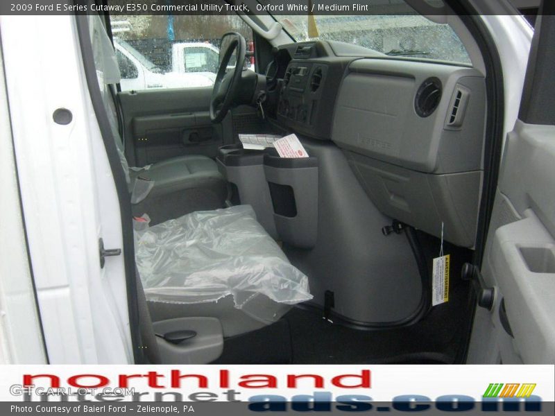 Oxford White / Medium Flint 2009 Ford E Series Cutaway E350 Commercial Utility Truck