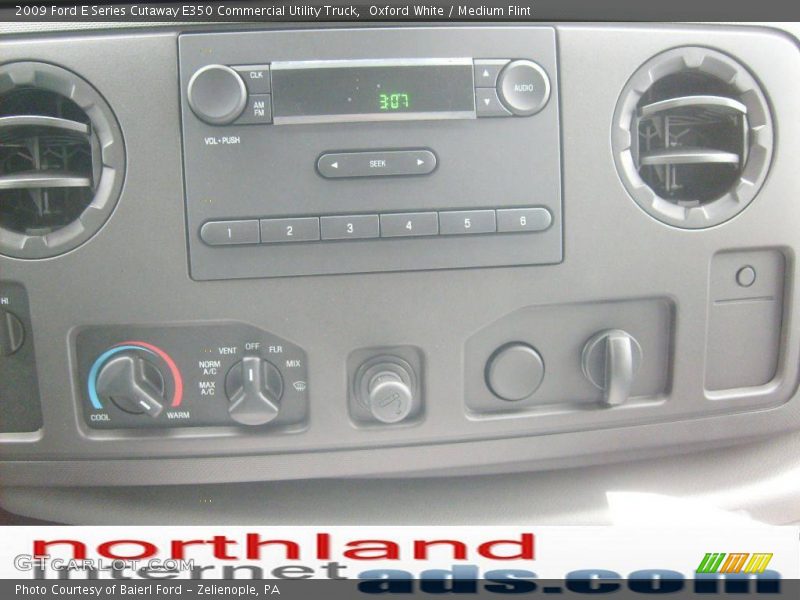 Oxford White / Medium Flint 2009 Ford E Series Cutaway E350 Commercial Utility Truck