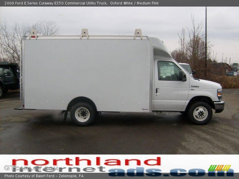 Oxford White / Medium Flint 2009 Ford E Series Cutaway E350 Commercial Utility Truck