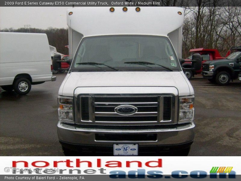 Oxford White / Medium Flint 2009 Ford E Series Cutaway E350 Commercial Utility Truck
