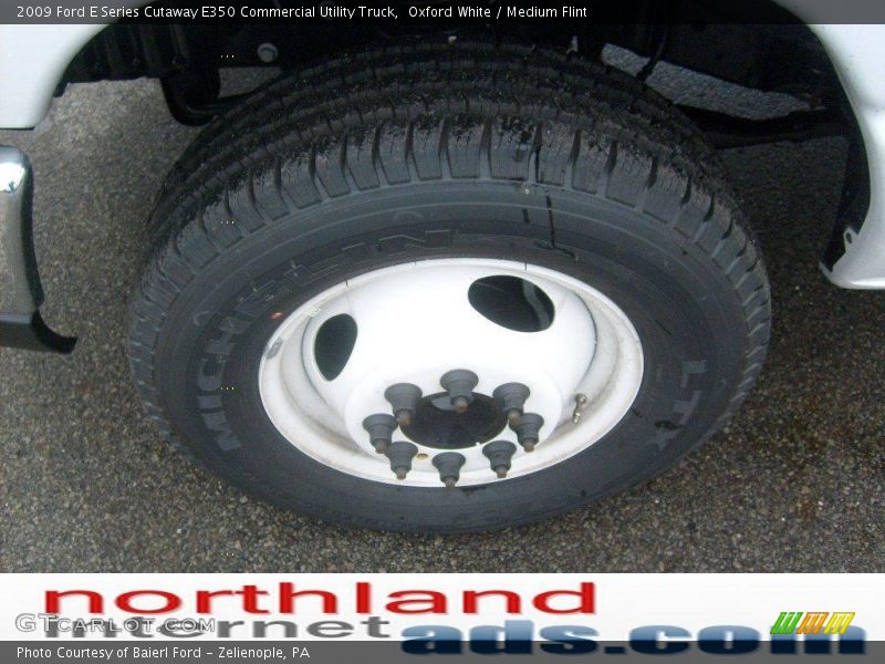 Oxford White / Medium Flint 2009 Ford E Series Cutaway E350 Commercial Utility Truck