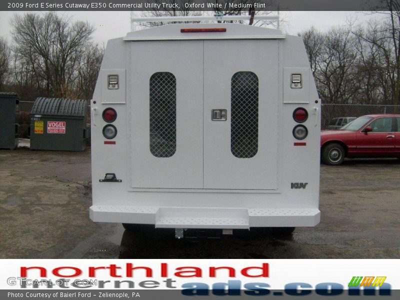 Oxford White / Medium Flint 2009 Ford E Series Cutaway E350 Commercial Utility Truck